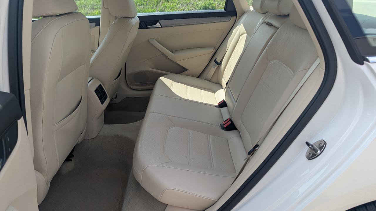Used 2014 Volkswagen Passat 1.8T SE image 16