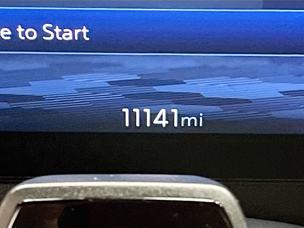 Used 2024 Chevrolet Traverse Z71 w/ Enhanced Driving Package image 12