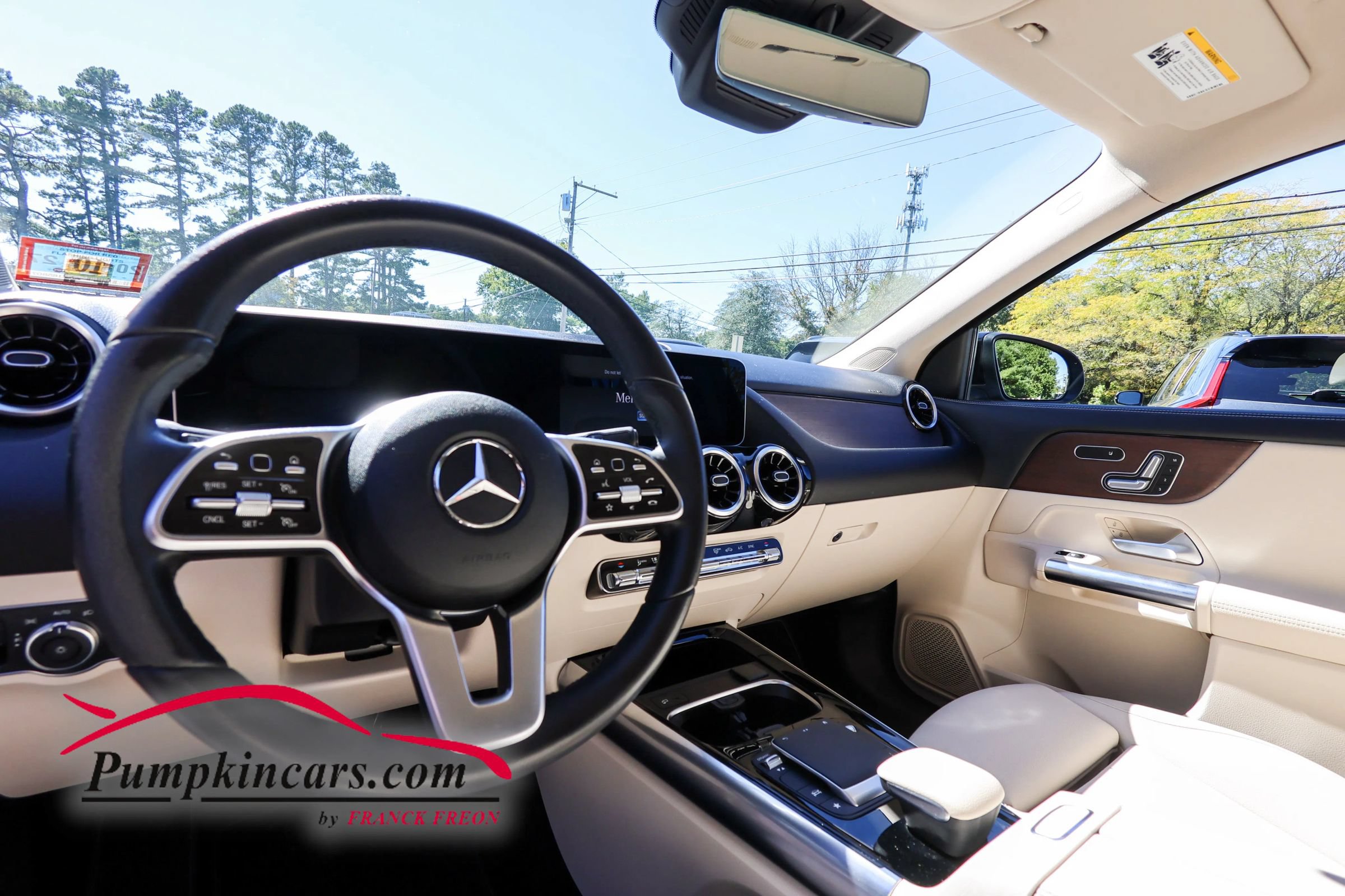 Used 2021 Mercedes-Benz GLA 250 4MATIC w/ Premium Package image 18