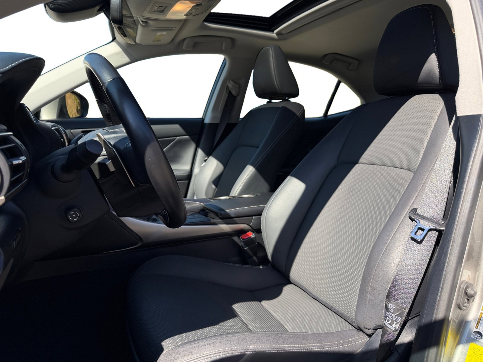 Used 2019 Lexus IS 300 AWD w/ Navigation Package image 10