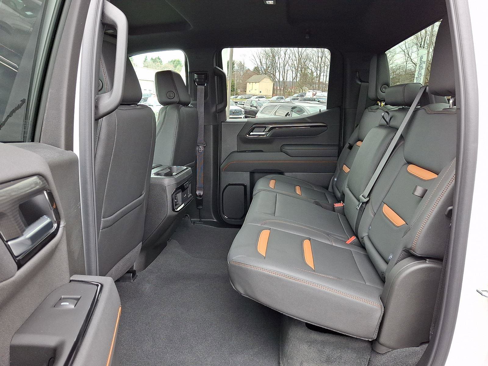 Used 2025 GMC Sierra 1500 AT4 image 10
