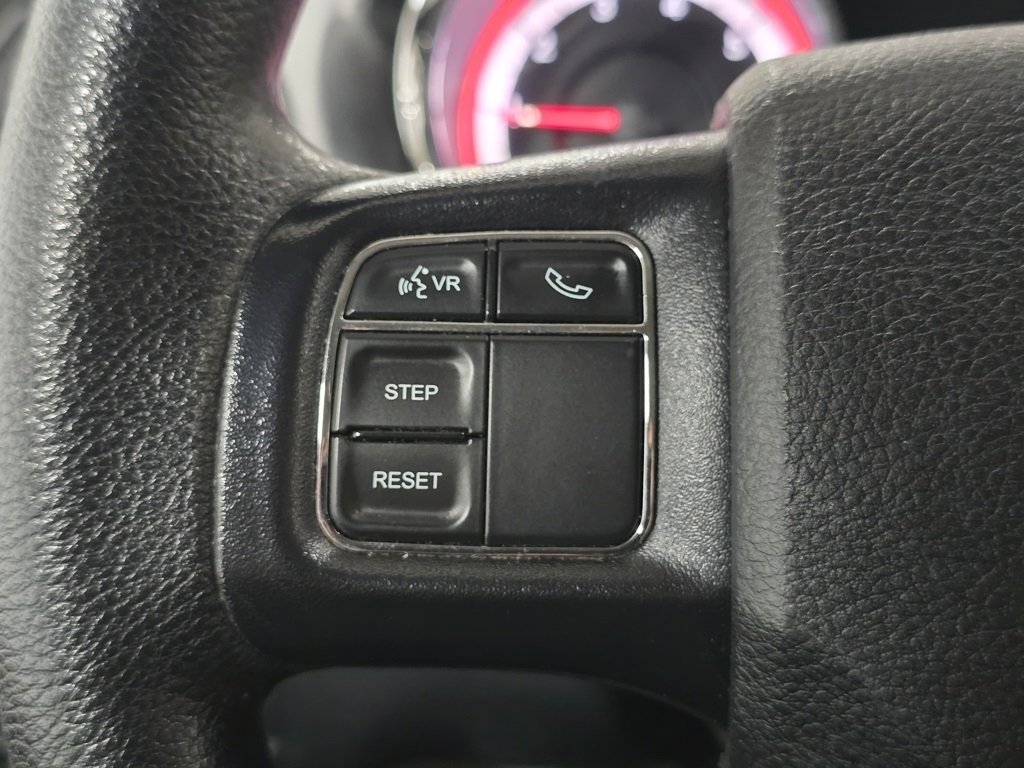 Used 2019 Dodge Grand Caravan SE w/ UConnect Hands-Free Group image 31