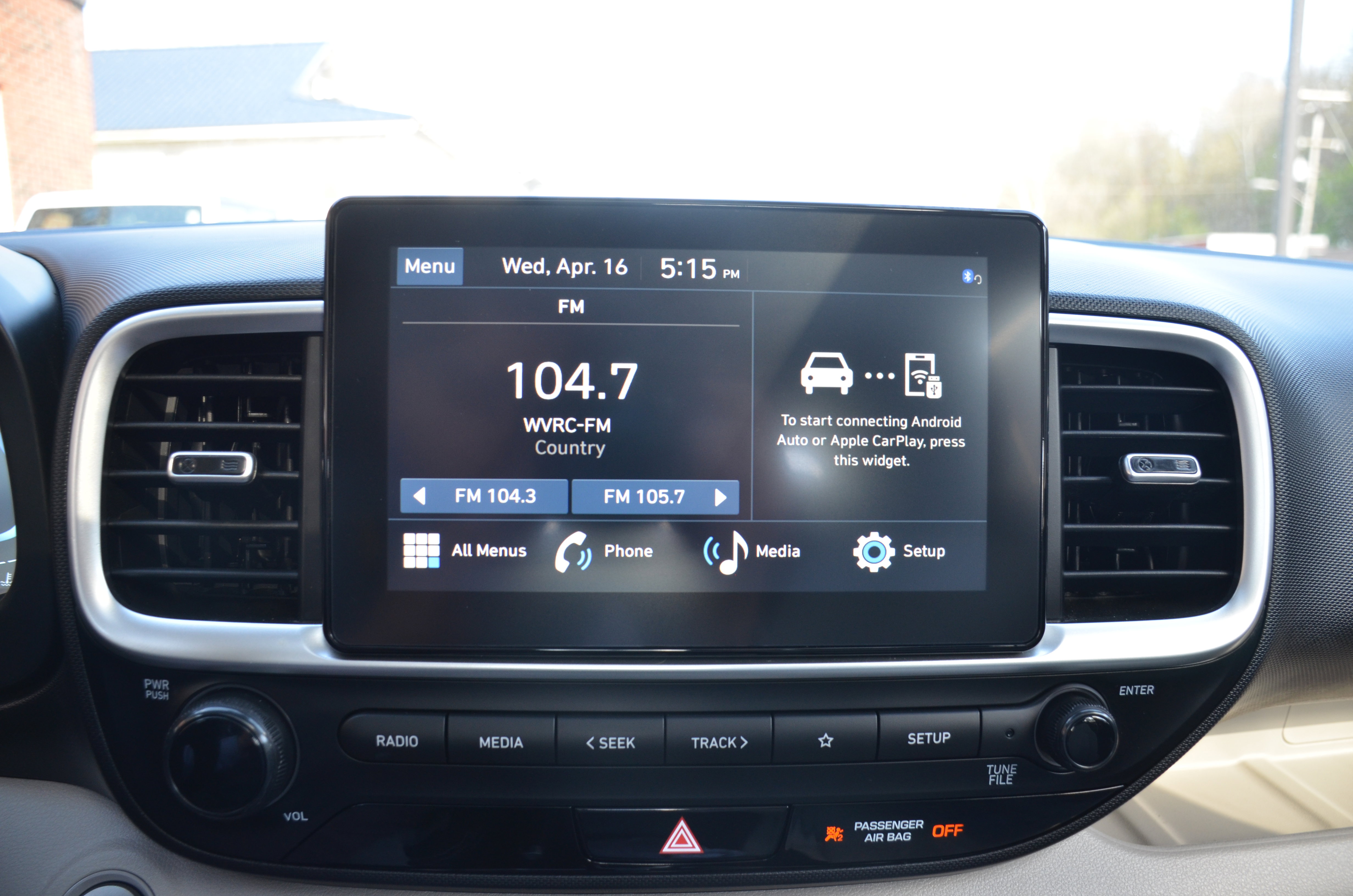 Used 2024 Hyundai Venue SEL image 11