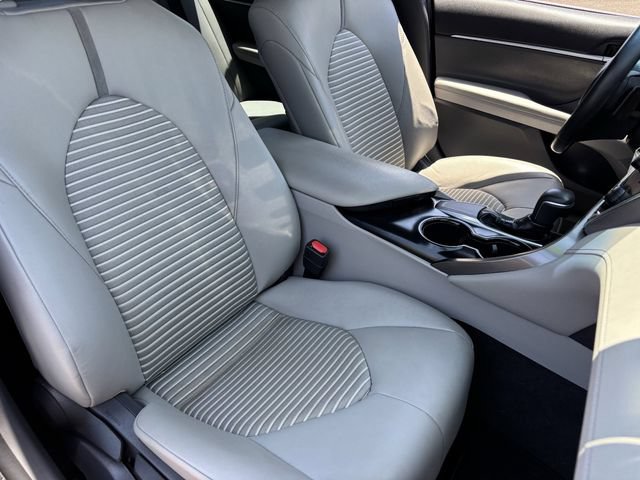 Used 2018 Toyota Camry SE FWD image 10