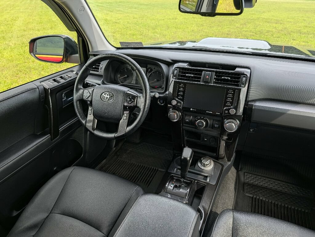 Used 2023 Toyota 4Runner 40th Anniversary SE AWD/4WD image 32