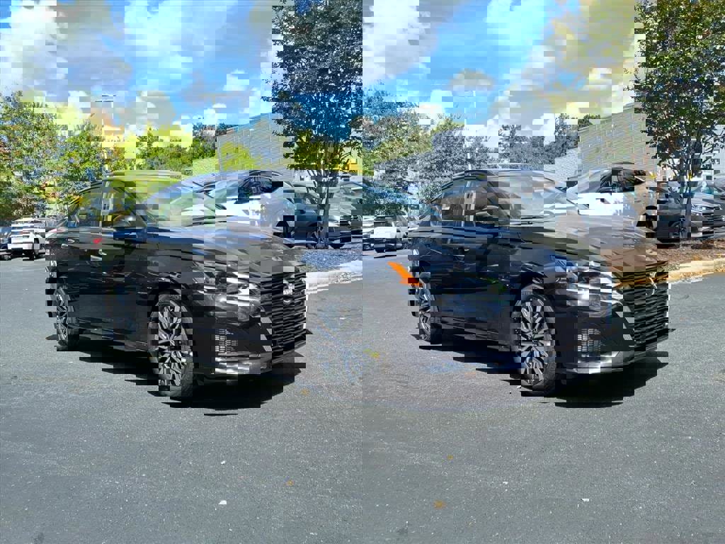 New 2025 Nissan Altima 2.5 SV w/ SV Premium Package