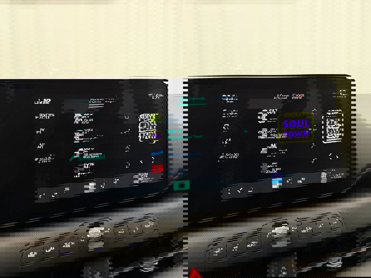 Used 2025 Kia K4 image 28