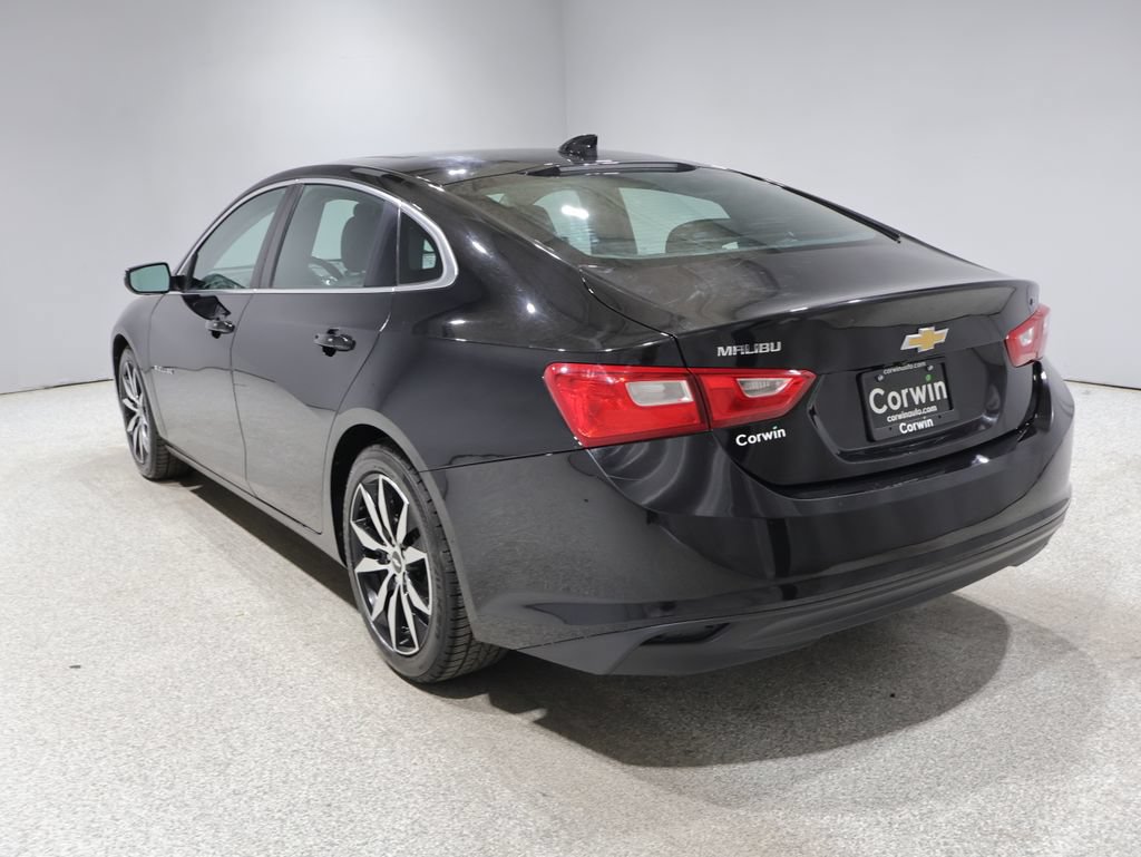 Used 2017 Chevrolet Malibu LT w/ Leather Package FWD image 6