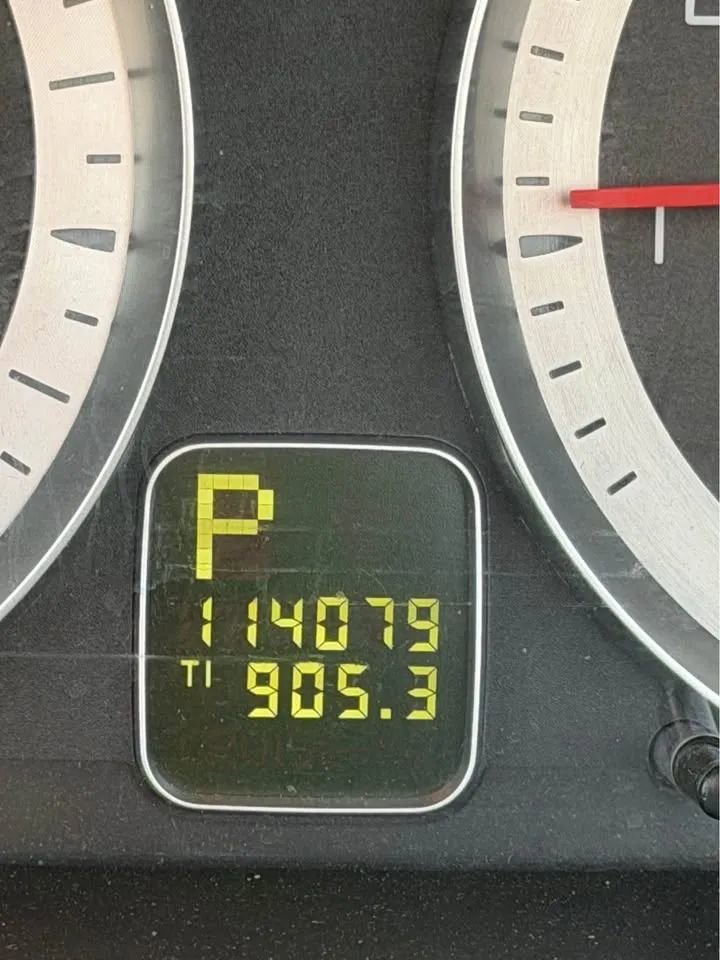 Used 2011 Volvo C70 T5 w/ Convenience Pkg image 10