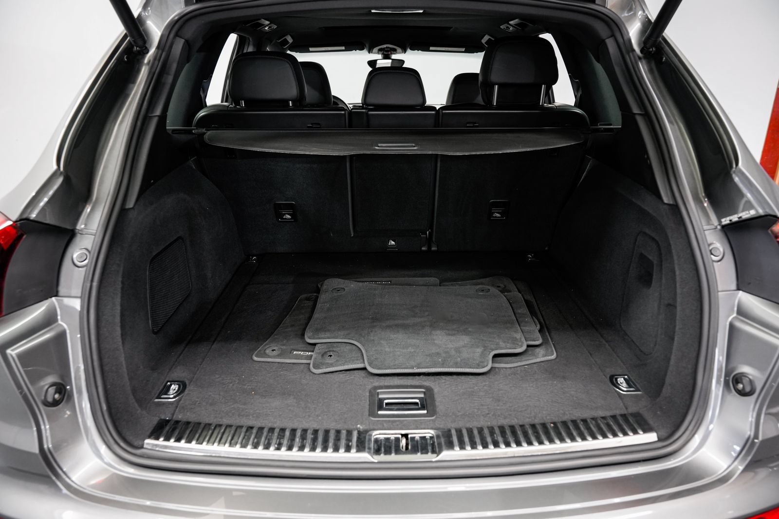 Used 2015 Porsche Cayenne Diesel AWD/4WD image 46