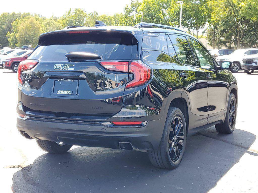 Used 2020 GMC Terrain SLT w/ Preferred Package AWD/4WD image 3