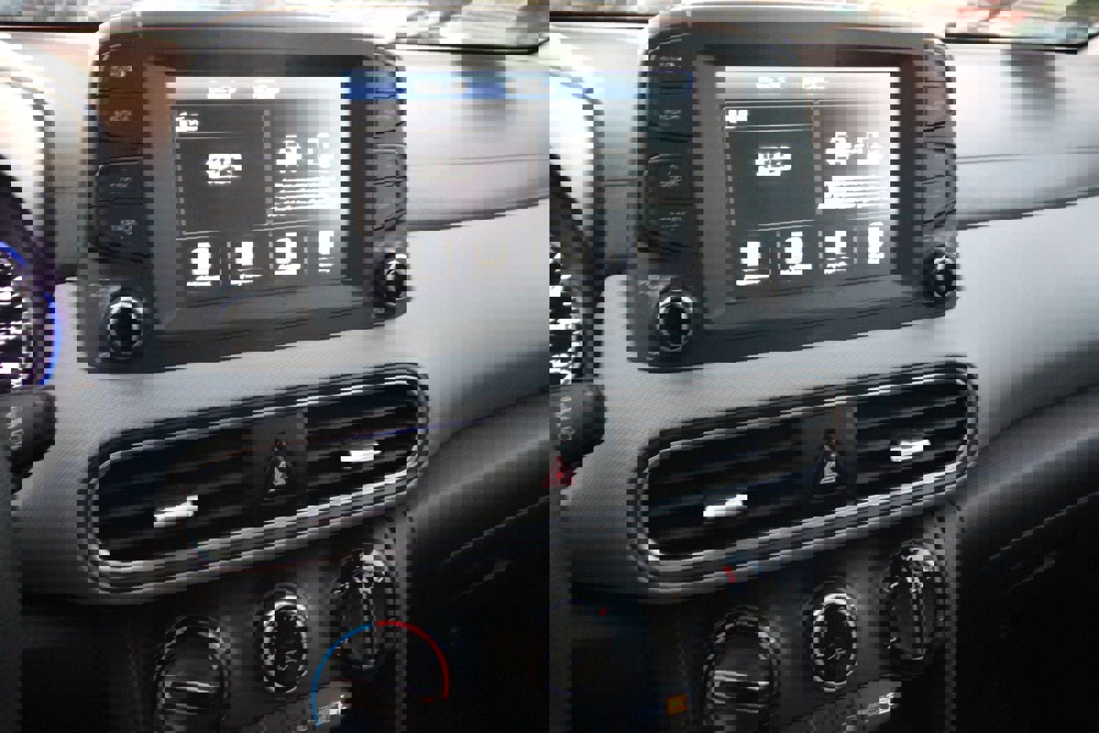 Used 2021 Hyundai Kona SE image 15