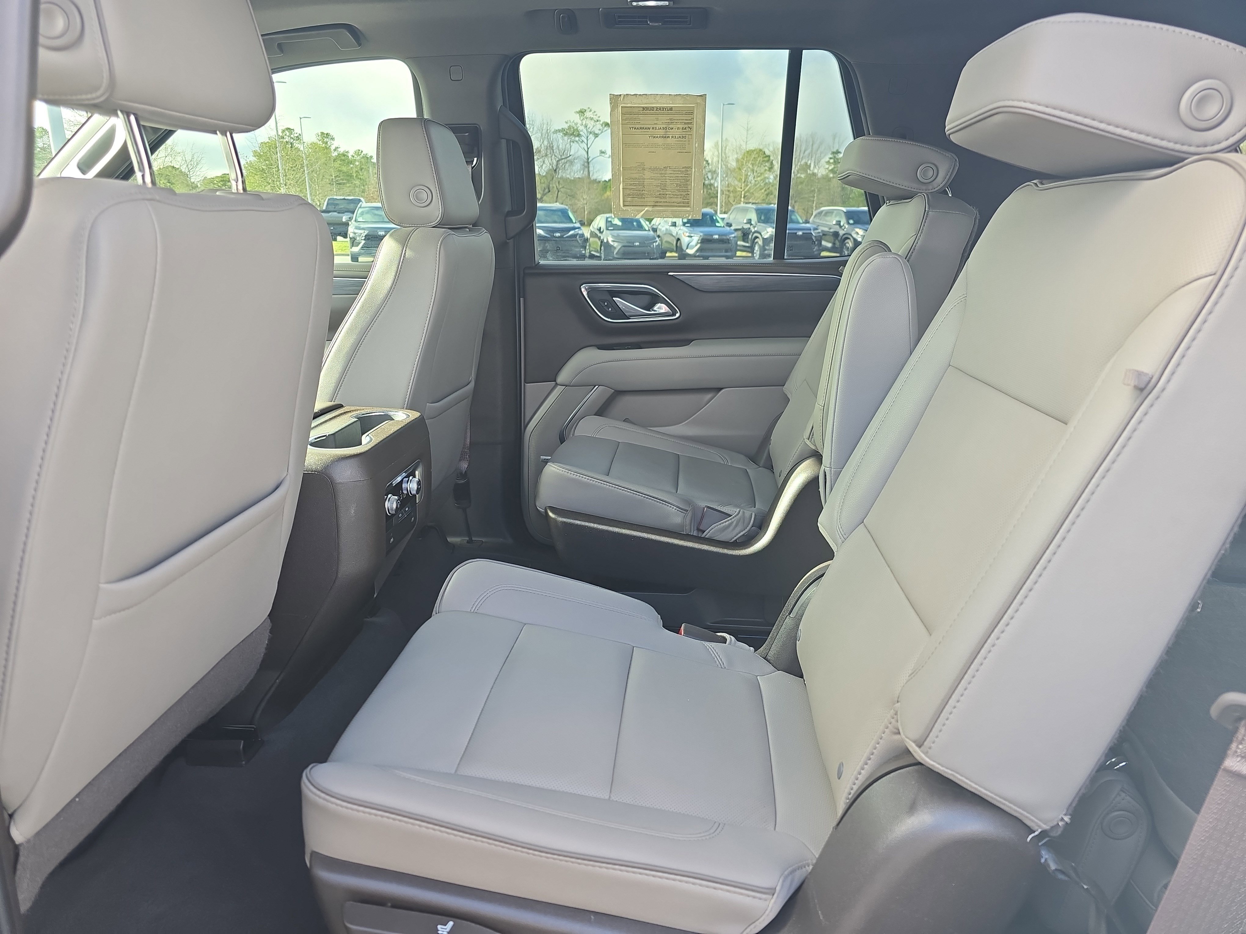 Used 2023 GMC Yukon SLT image 14