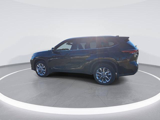 Certified 2026 Toyota Highlander Limited AWD/4WD image 7