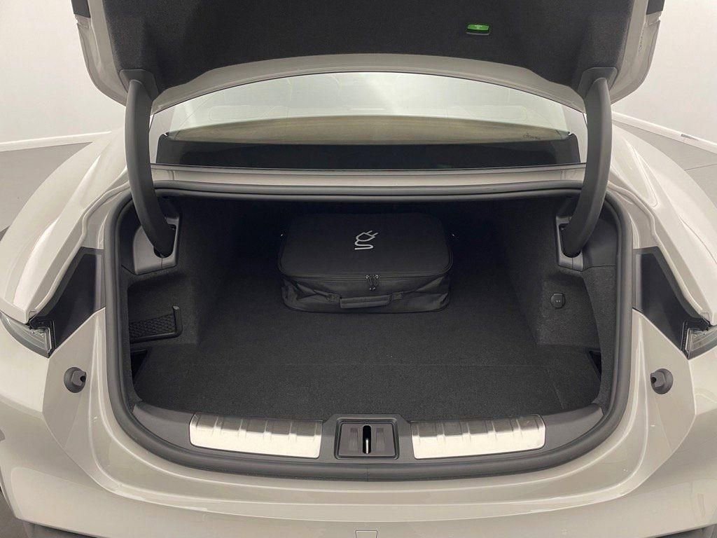 Used 2024 Porsche Taycan GTS image 12