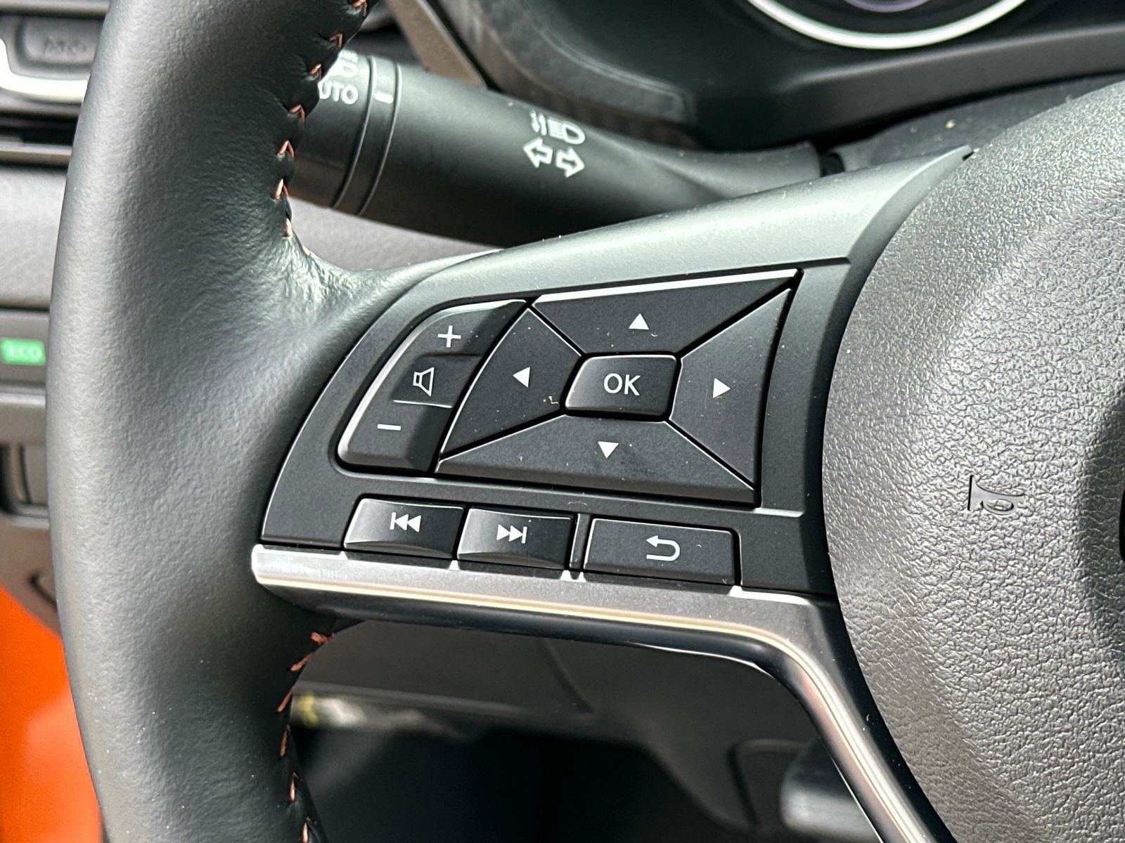 Certified 2025 Nissan Sentra SR w/ SR Premium Package FWD image 23