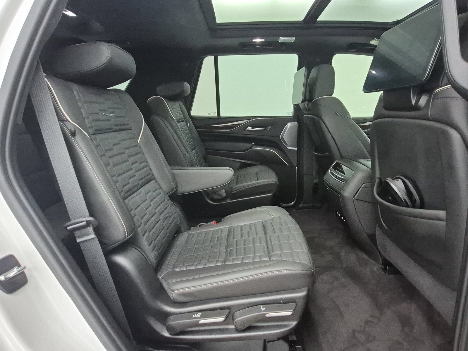 Used 2024 Cadillac Escalade Sport Platinum AWD/4WD image 24