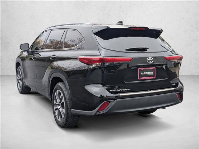 Used 2022 Toyota Highlander XLE image 8