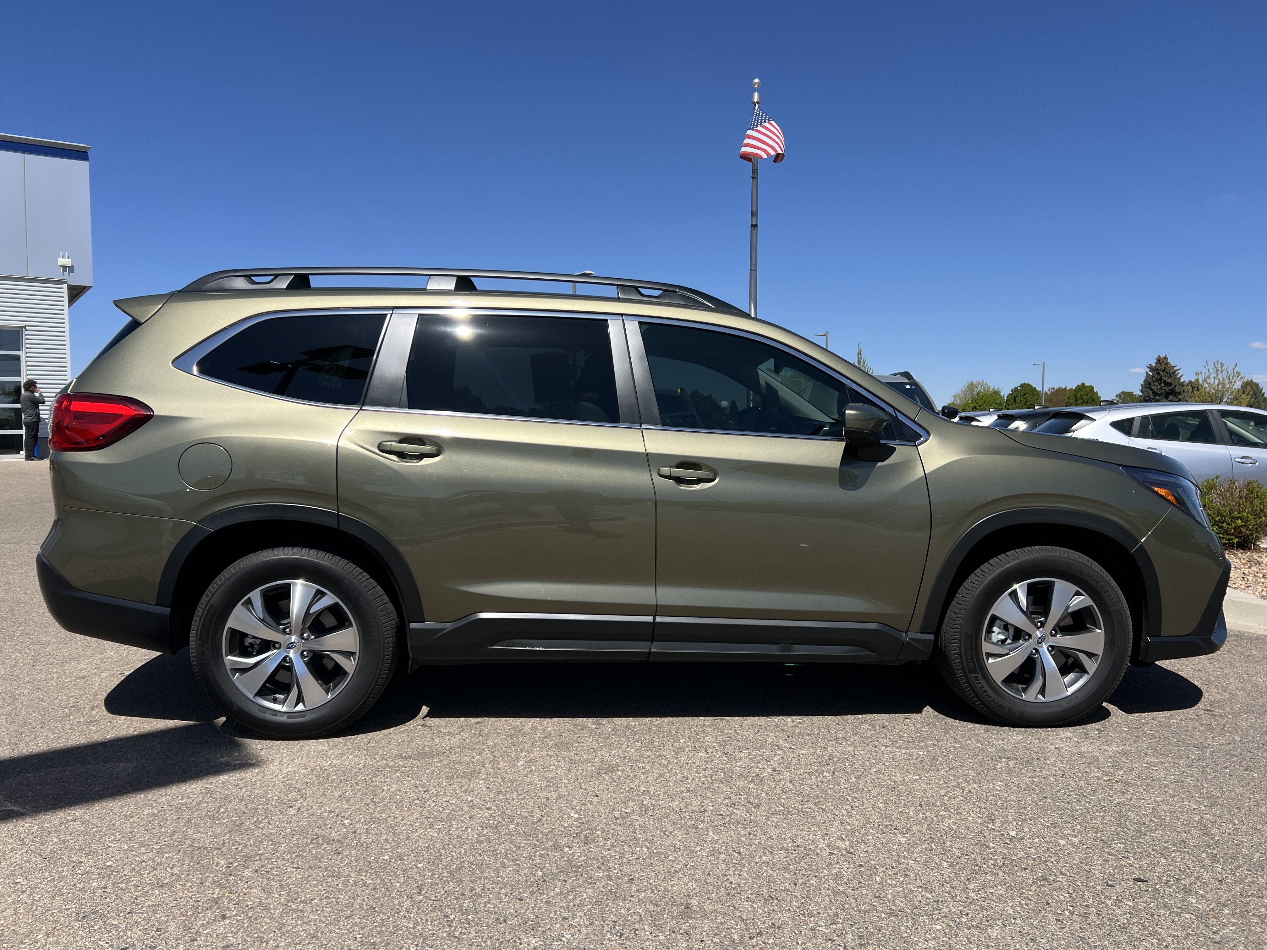 Used 2024 Subaru Ascent Premium w/ Convenience Package AWD/4WD image 7