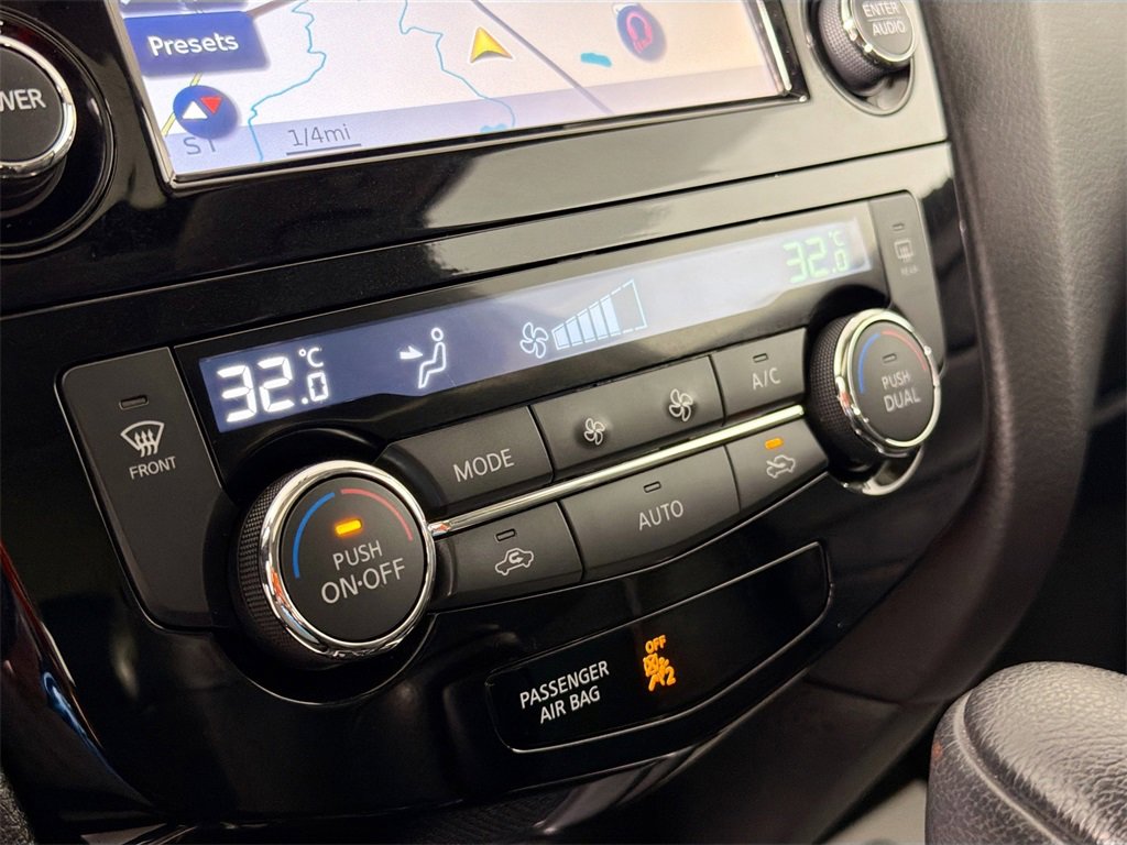 Used 2016 Nissan Rogue SL image 15