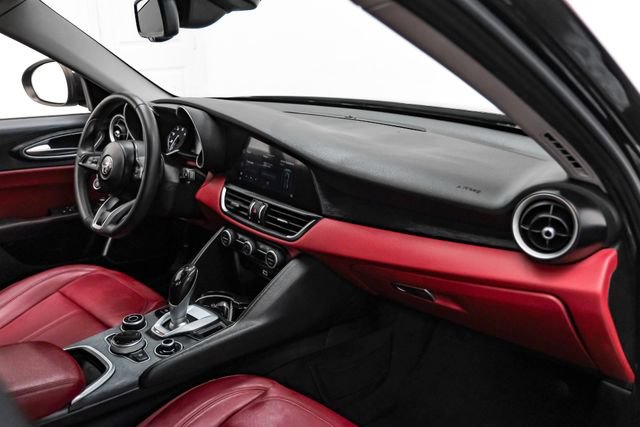 Used 2020 Alfa Romeo Giulia w/ Nero Edizione RWD image 14