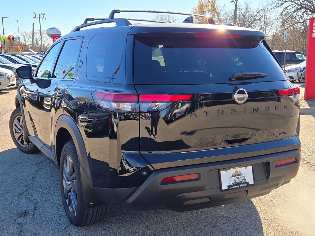 New 2025 Nissan Pathfinder SV w/ Black Appearance Package image 15