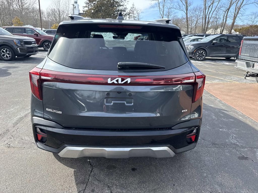 Used 2024 Kia Seltos S image 4