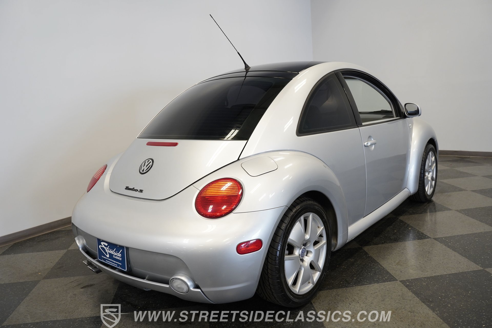 Used 2003 Volkswagen Beetle S FWD image 12