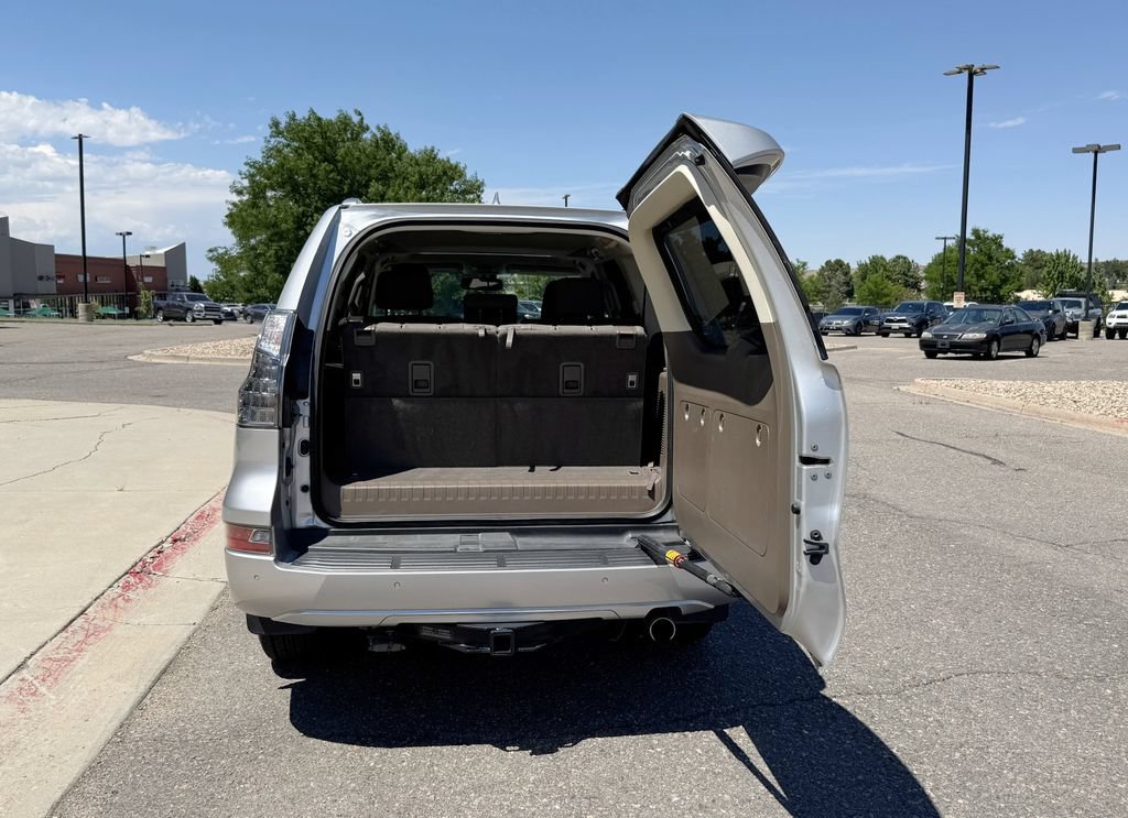 Used 2019 Lexus GX 460 AWD/4WD image 8