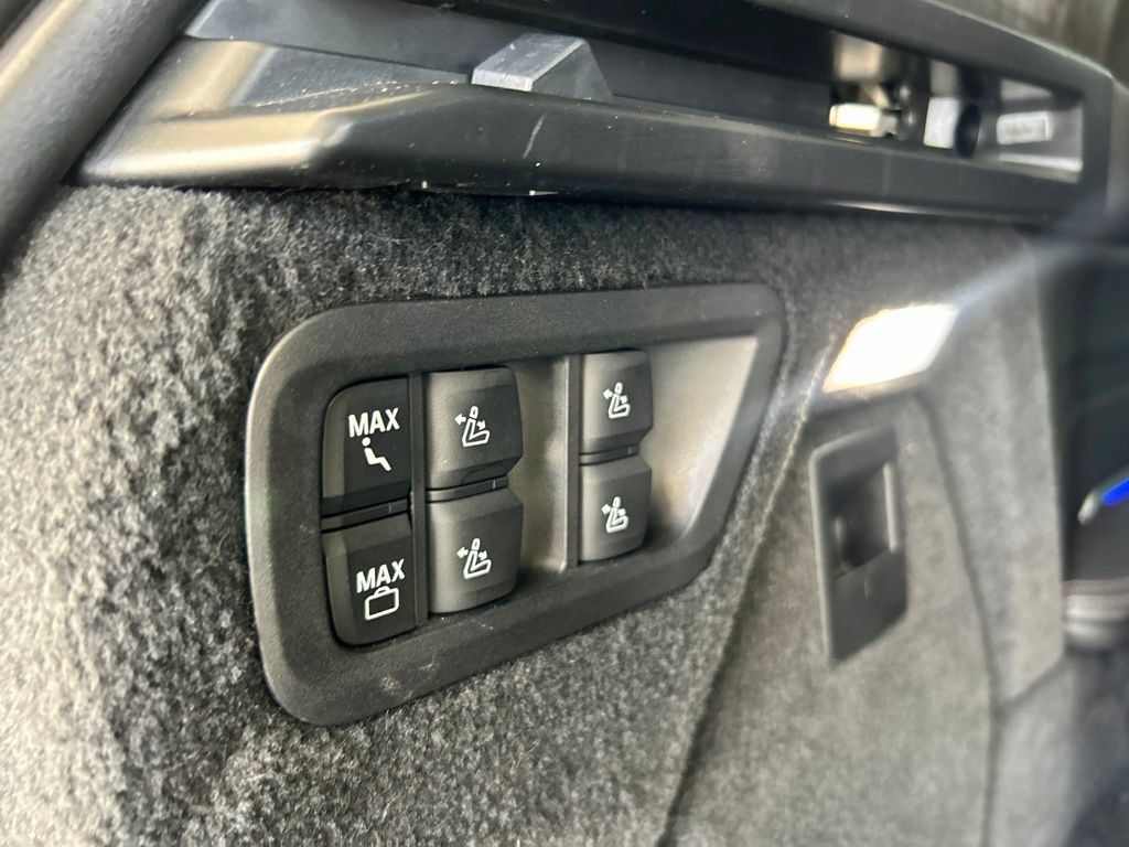 Used 2022 BMW X7 xDrive40i w/ M Sport Package AWD/4WD image 56