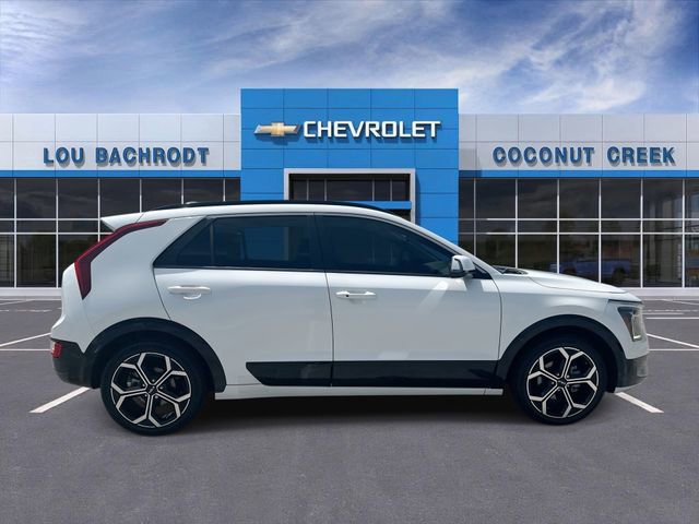 Used 2023 Kia Niro EX Touring image 9
