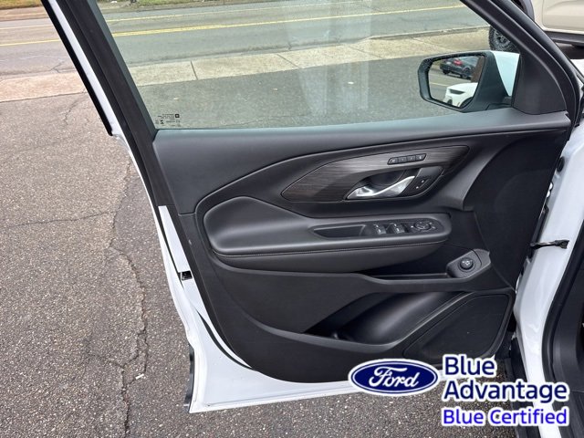 Used 2023 GMC Terrain SLT image 14