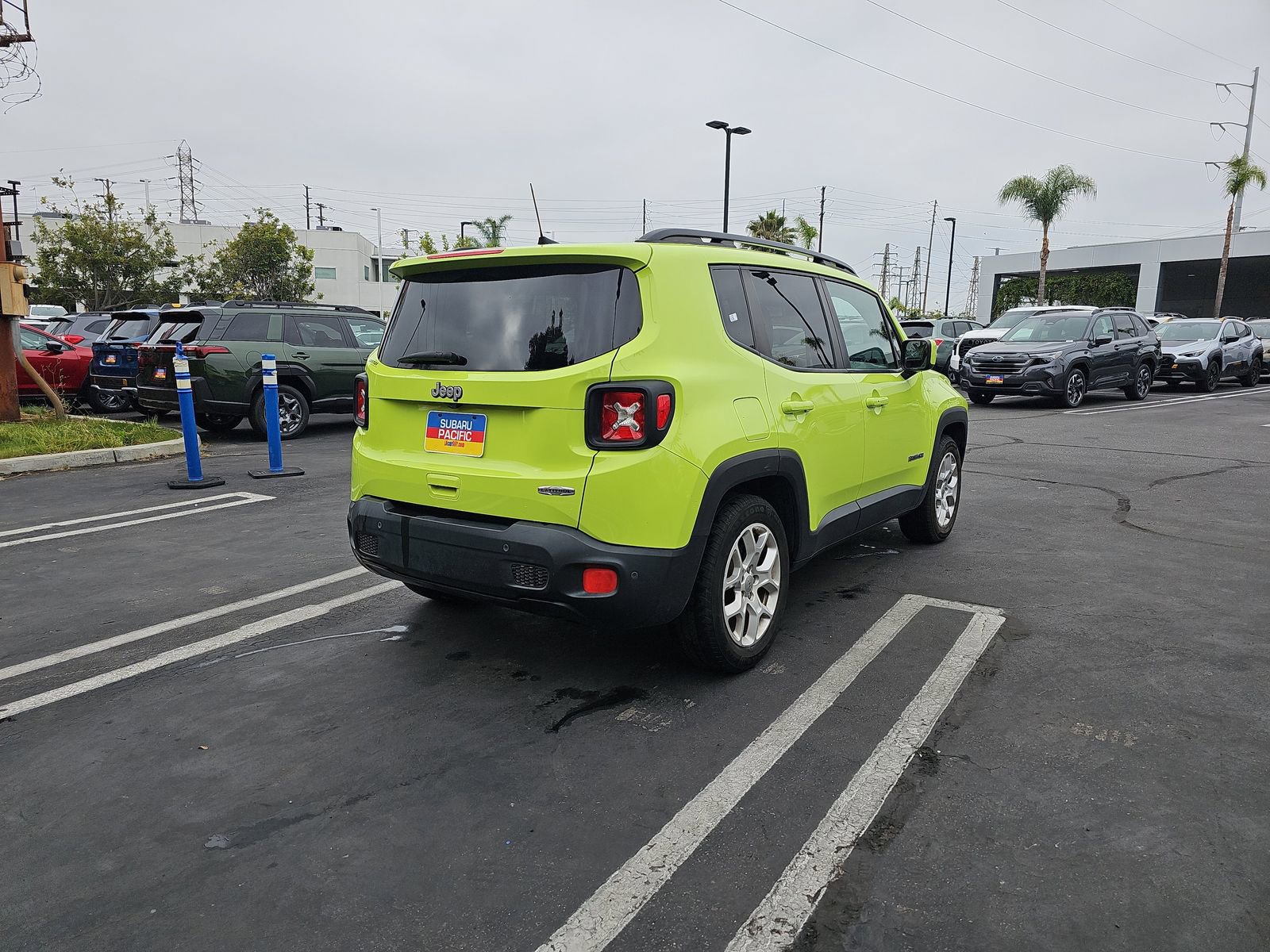 Used 2018 Jeep Renegade Latitude w/ Advanced Technology Group FWD image 7