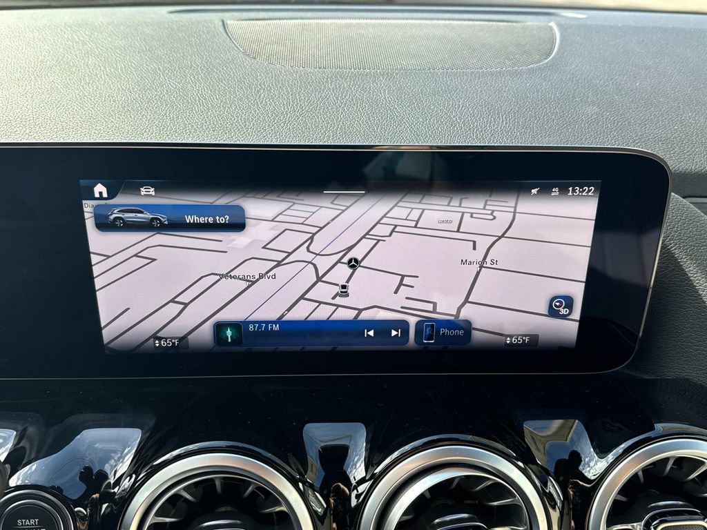 Used 2025 Mercedes-Benz GLA 250 image 11