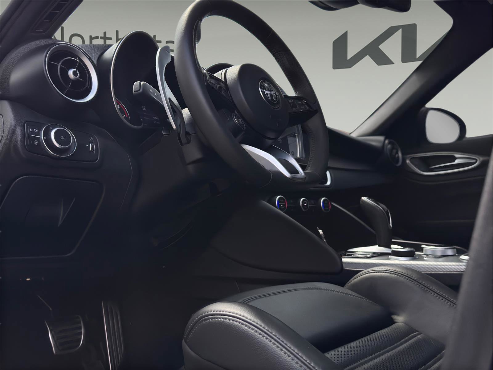 Used 2023 Alfa Romeo Giulia Veloce image 8