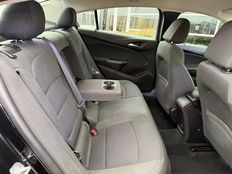 Used 2017 Chevrolet Cruze LT image 12