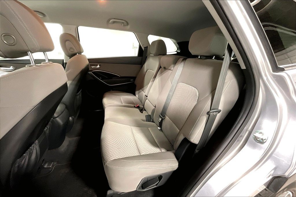 Used 2019 Hyundai Santa Fe XL SE FWD image 31