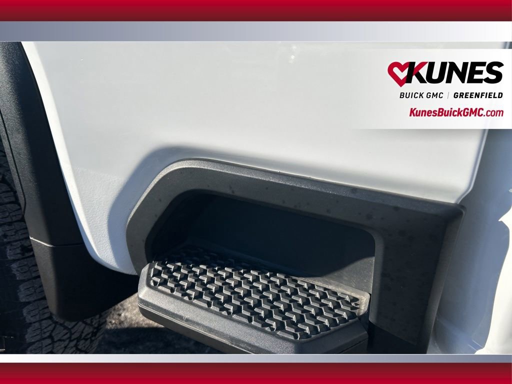 Used 2025 GMC Sierra 2500 SLT w/ SLT Premium Package image 14