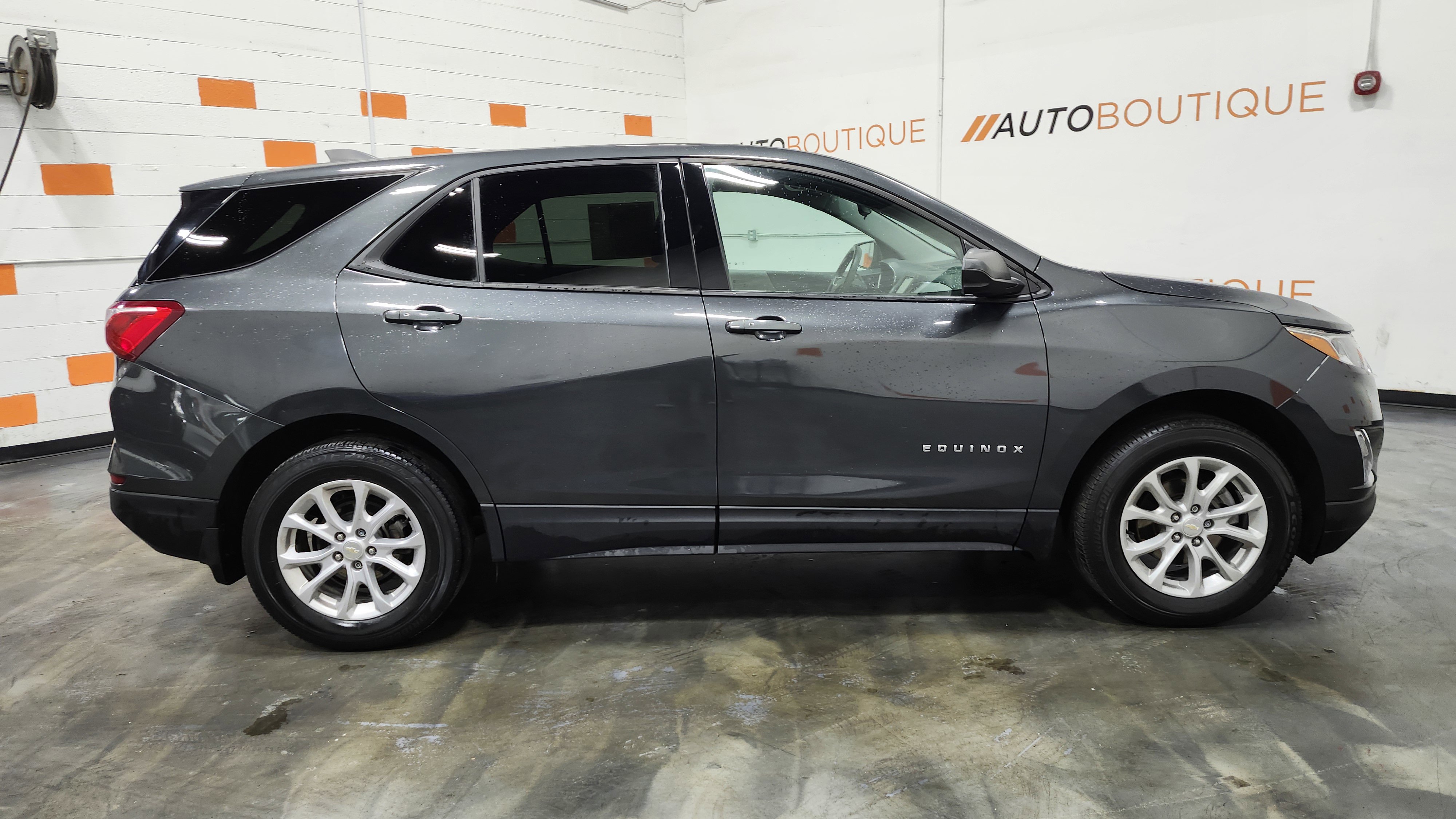 Used 2019 Chevrolet Equinox LS w/ LS Convenience Package image 17
