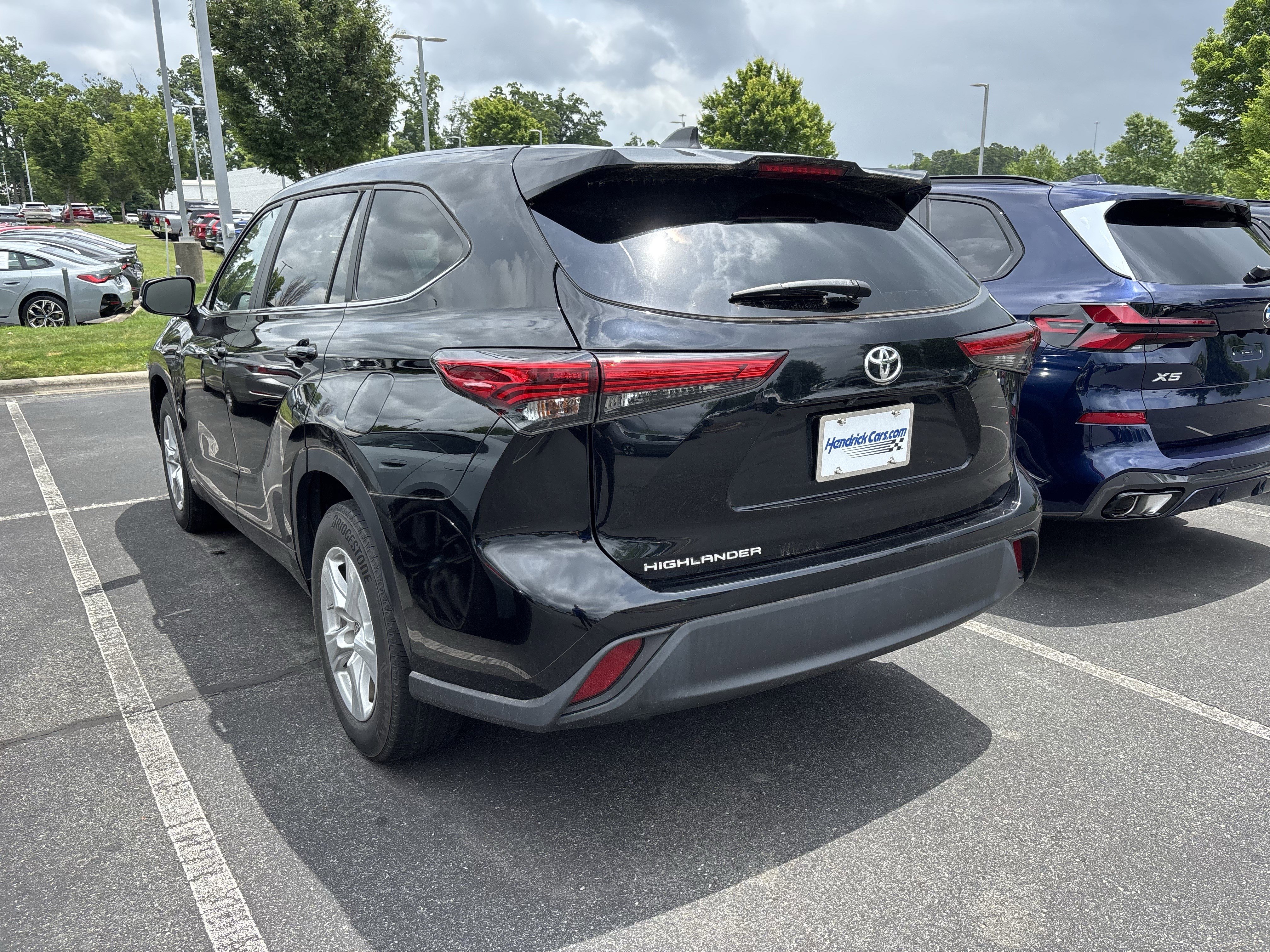 Used 2023 Toyota Highlander L FWD image 19