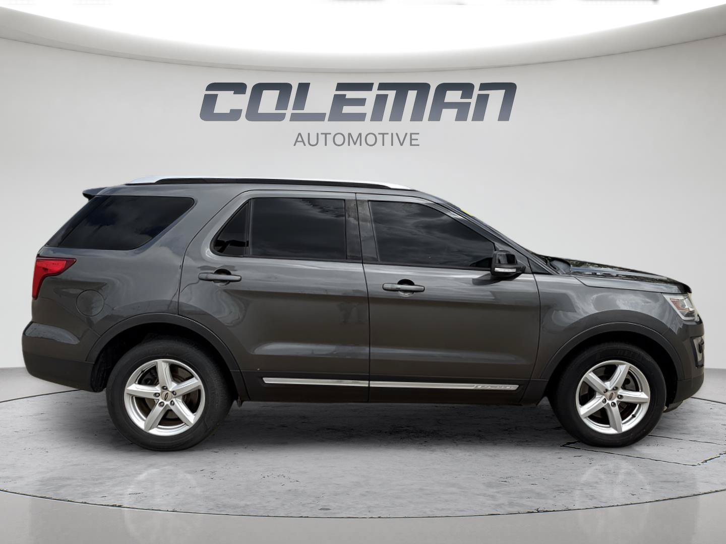 Used 2016 Ford Explorer XLT w/ Equipment Group 202A FWD image 32