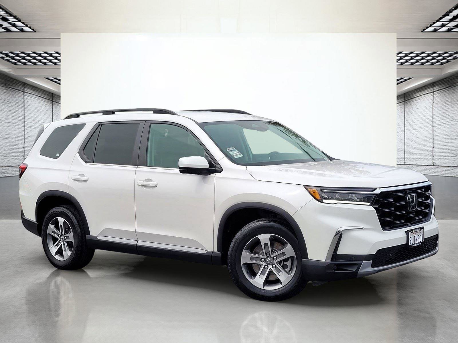 Used 2024 Honda Pilot EX-L image 2