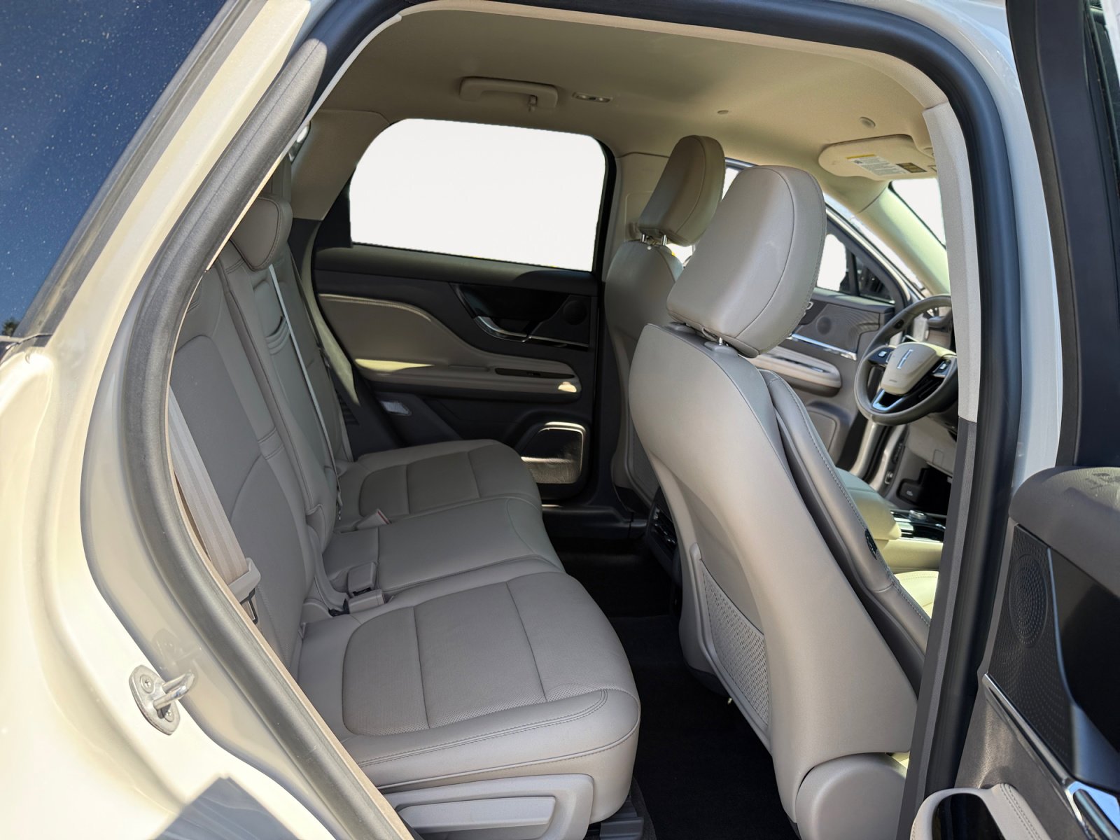 Used 2023 Lincoln Corsair Reserve FWD image 18
