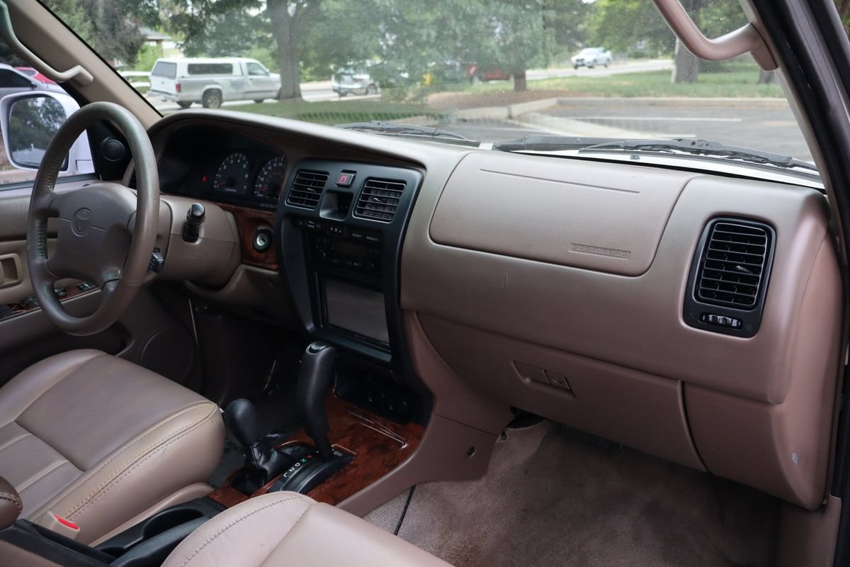 Used 2000 Toyota 4Runner Limited AWD/4WD image 17