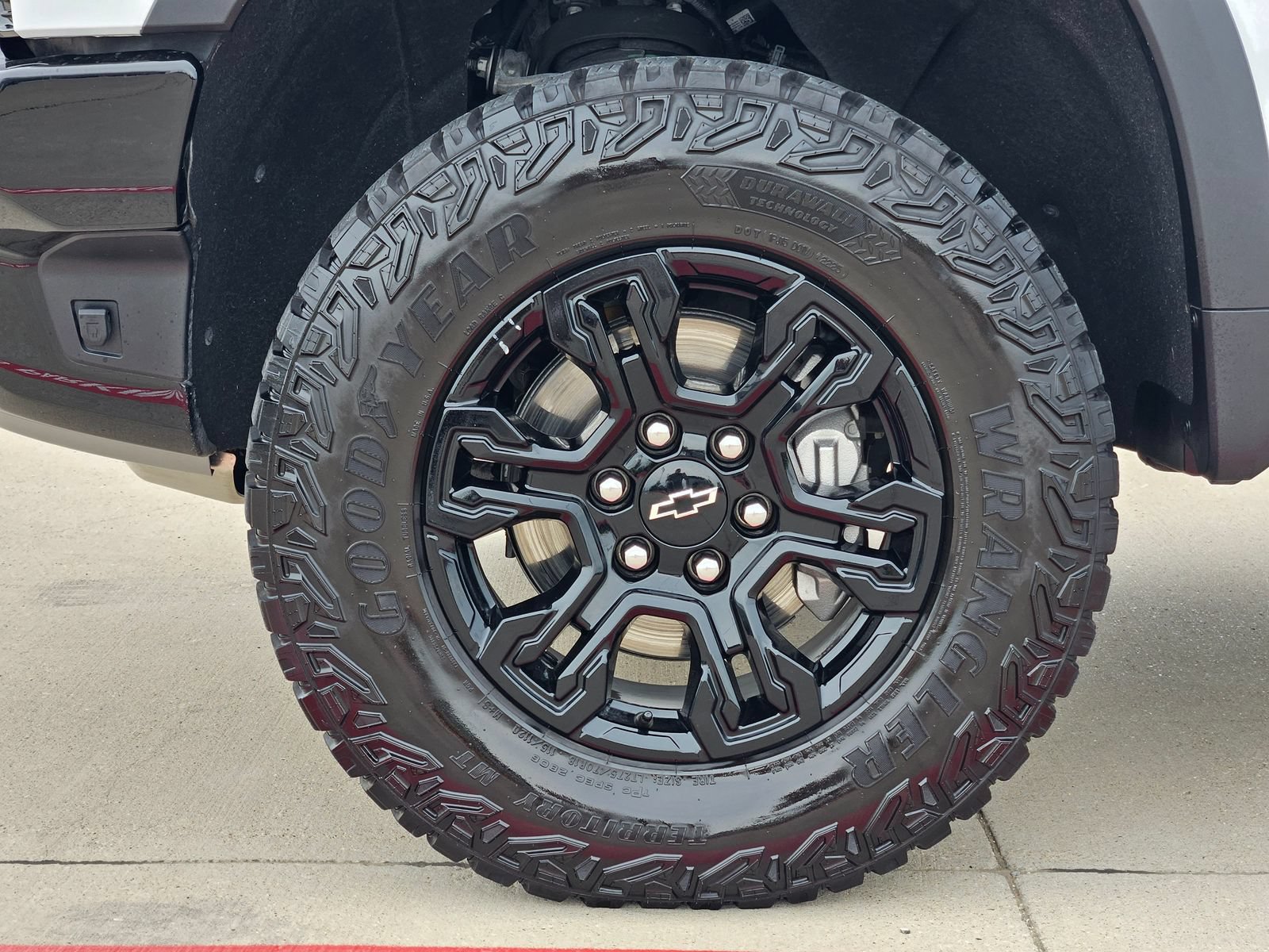 Certified 2026 Chevrolet Silverado 1500 ZR2 AWD/4WD image 14
