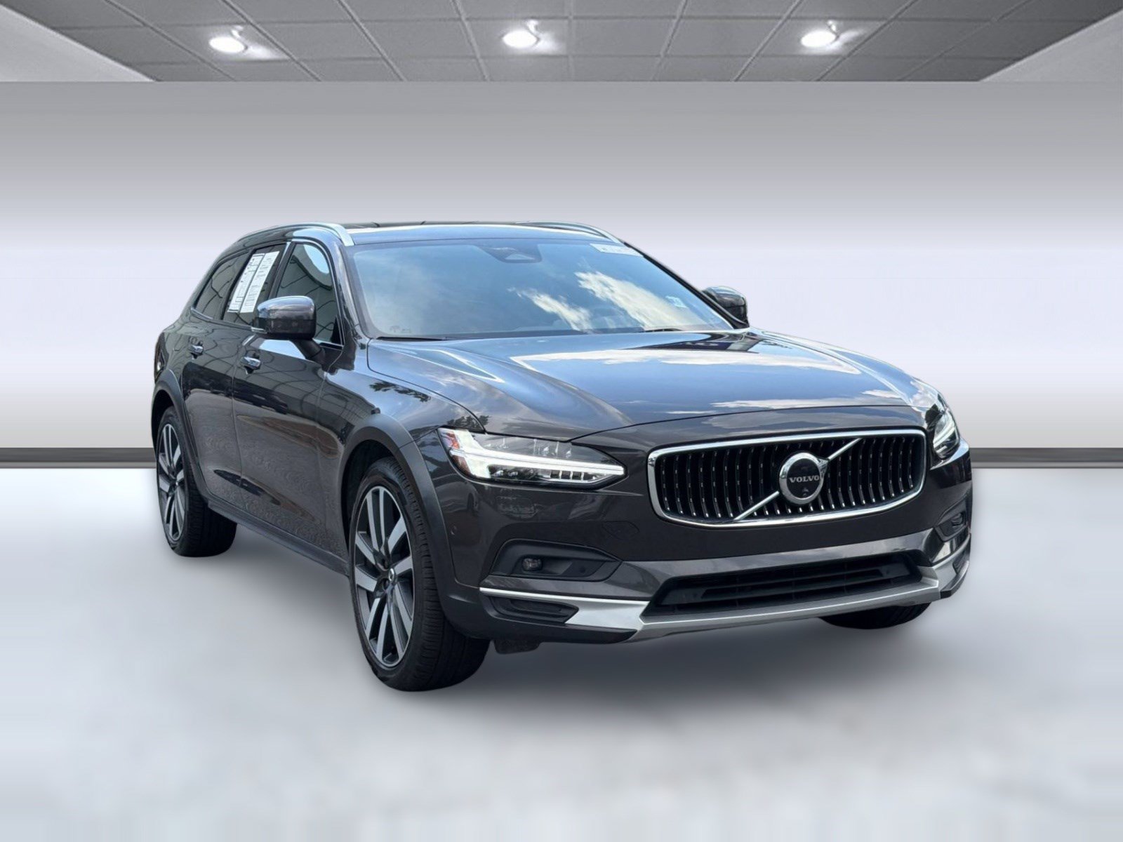 Certified 2025 Volvo V90 B6 Cross Country Ultra AWD/4WD image 7