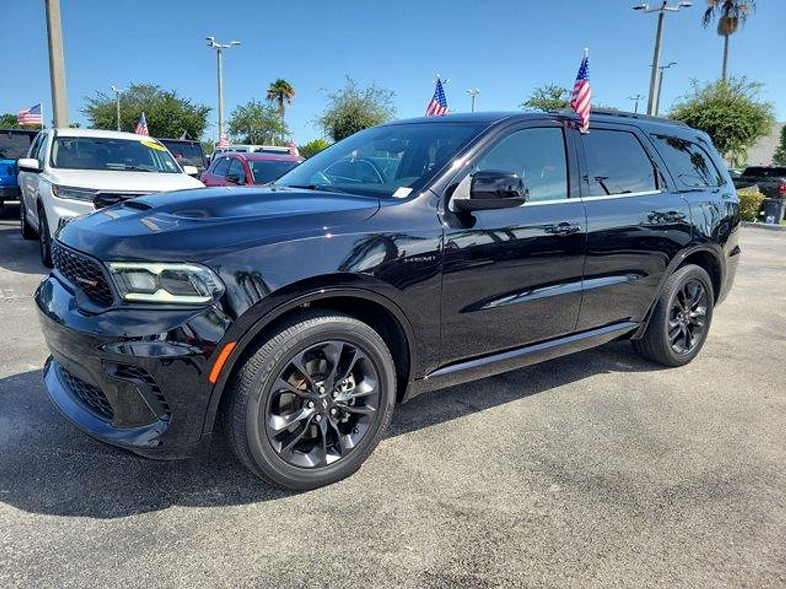 Certified 2023 Dodge Durango R/T w/ Blacktop Package RWD image 3
