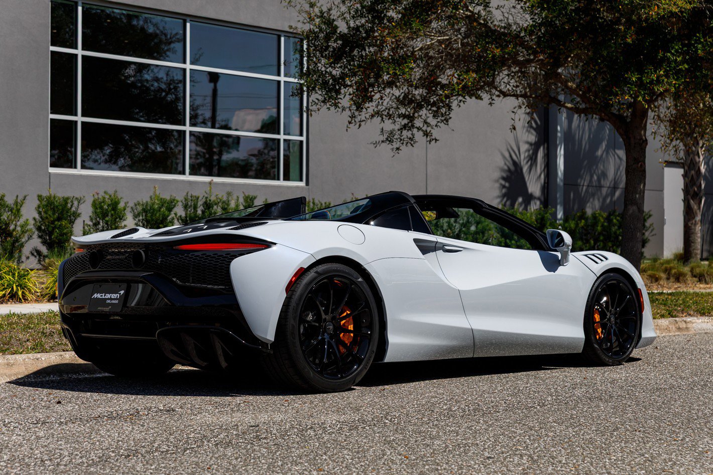 New 2025 McLaren Artura Spider image 11