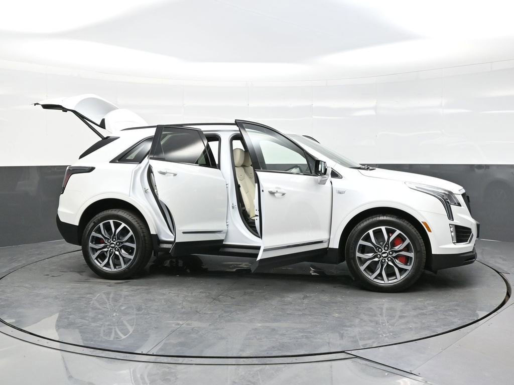 New 2025 Cadillac XT5 Sportv w/ LPO, Floor Liner Package image 40