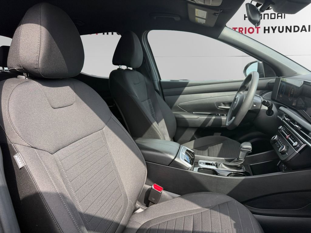 Certified 2025 Hyundai Santa Cruz SE FWD image 13
